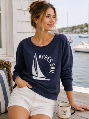 GAP Après Sail Graphic Sweatshirt Navy Blue Crewneck Pullover Small Cozy Casual